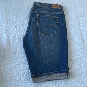 Levi’s Jean shorts - like new!